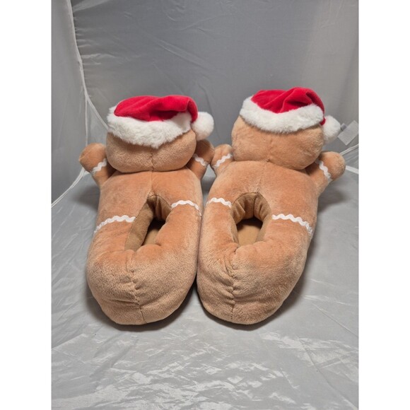 Ladies Holiday Slippers Gingerbread Figurehead Size S 7 / 8 Soft Cozy New - Picture 3 of 7